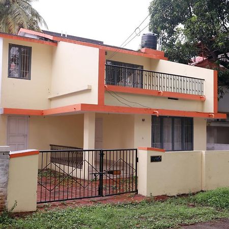 Toms Villa Along National Highway Thrissur At Nadathara Luaran gambar