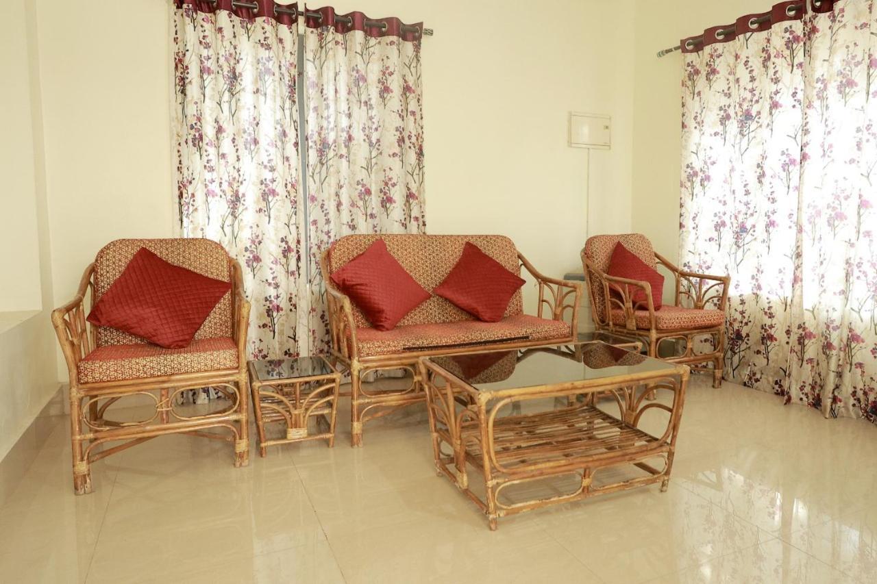 Toms Villa Along National Highway Thrissur At Nadathara Luaran gambar
